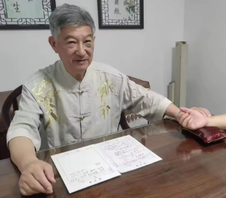 2026男性健康日苏州专题科普讲座第二篇:何映——用中医整体观,帮男性解开不育与前列腺反复难愈的"隐疾困局"(图1) 2026男性健康日苏州专题科普讲座第二篇:何映——用中医整体观,帮男性解开不育与前列腺反复难愈的"隐疾困局"(图1)